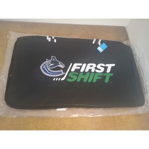Bauer First Shift TFS Player Carry Bag Medium Black - Vancouver Canucks Logo NEW
